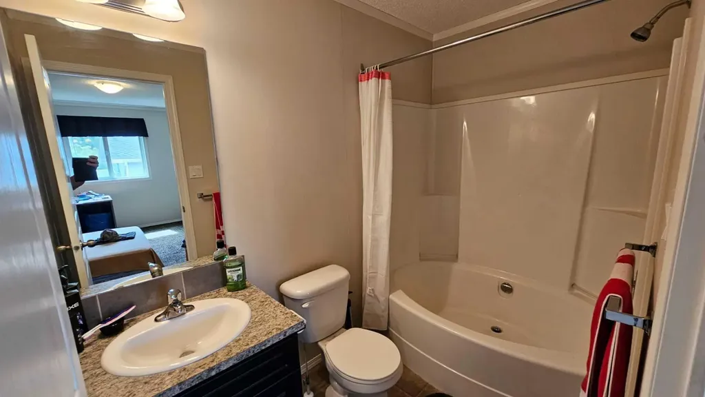 5016 49 Street Lougheed AB T0B2V0