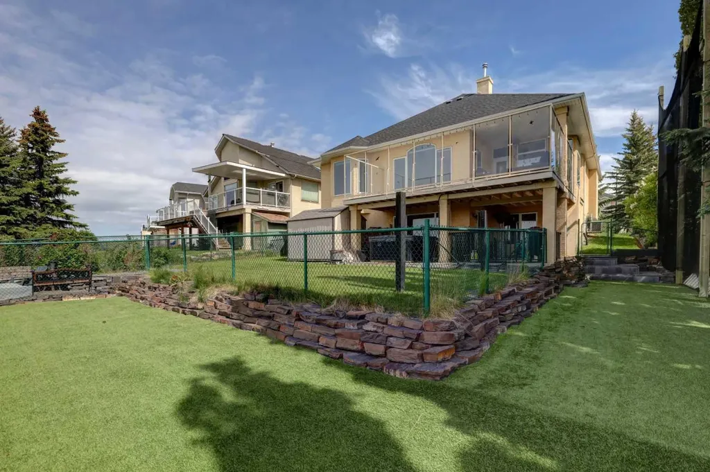 321 Gleneagles View Cochrane AB T4C 1P4