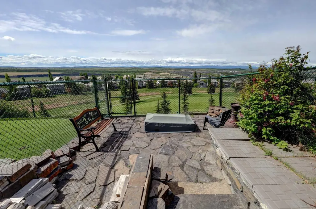 321 Gleneagles View Cochrane AB T4C 1P4