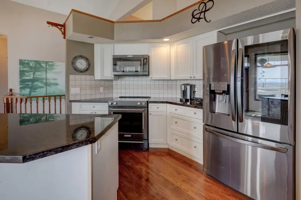 321 Gleneagles View Cochrane AB T4C 1P4