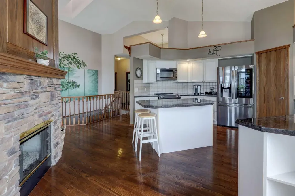 321 Gleneagles View Cochrane AB T4C 1P4