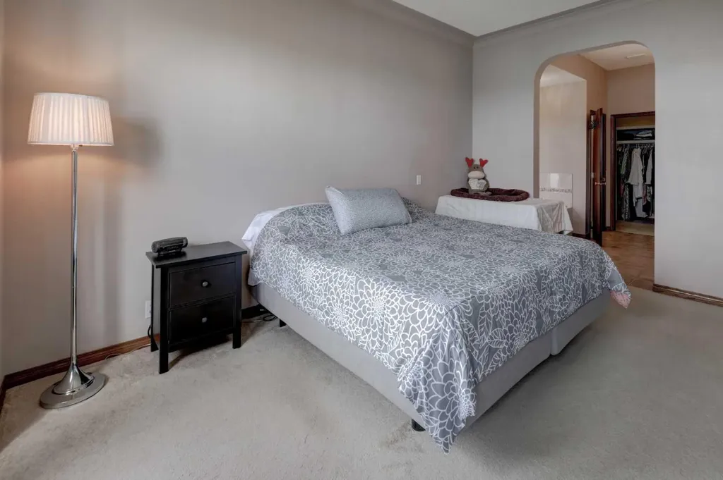 321 Gleneagles View Cochrane AB T4C 1P4