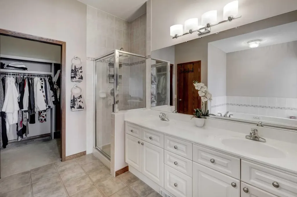 321 Gleneagles View Cochrane AB T4C 1P4