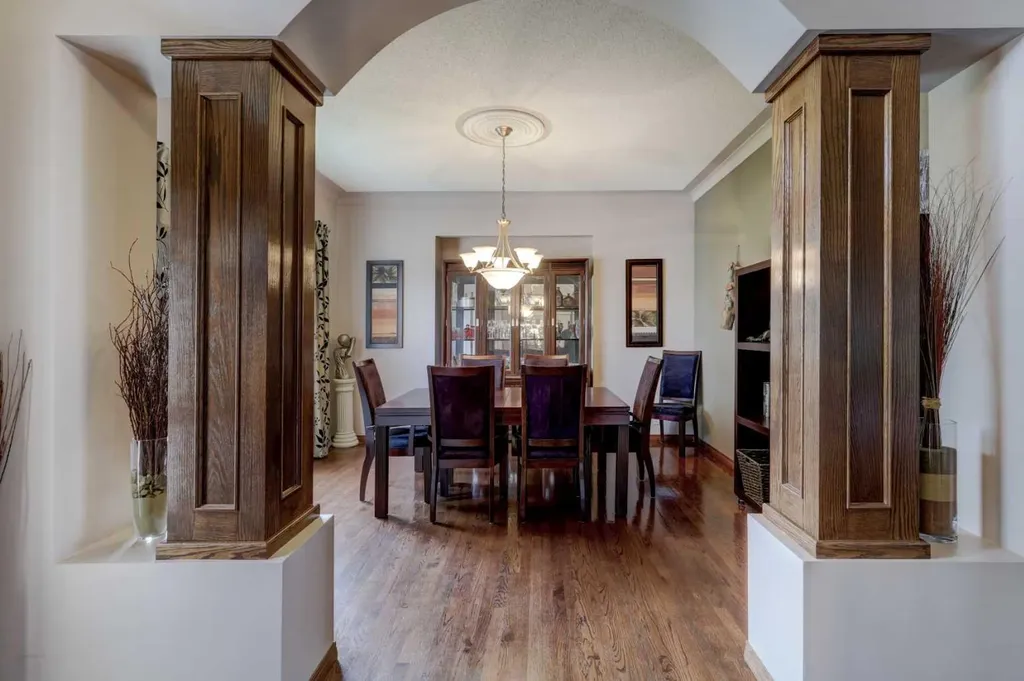 321 Gleneagles View Cochrane AB T4C 1P4