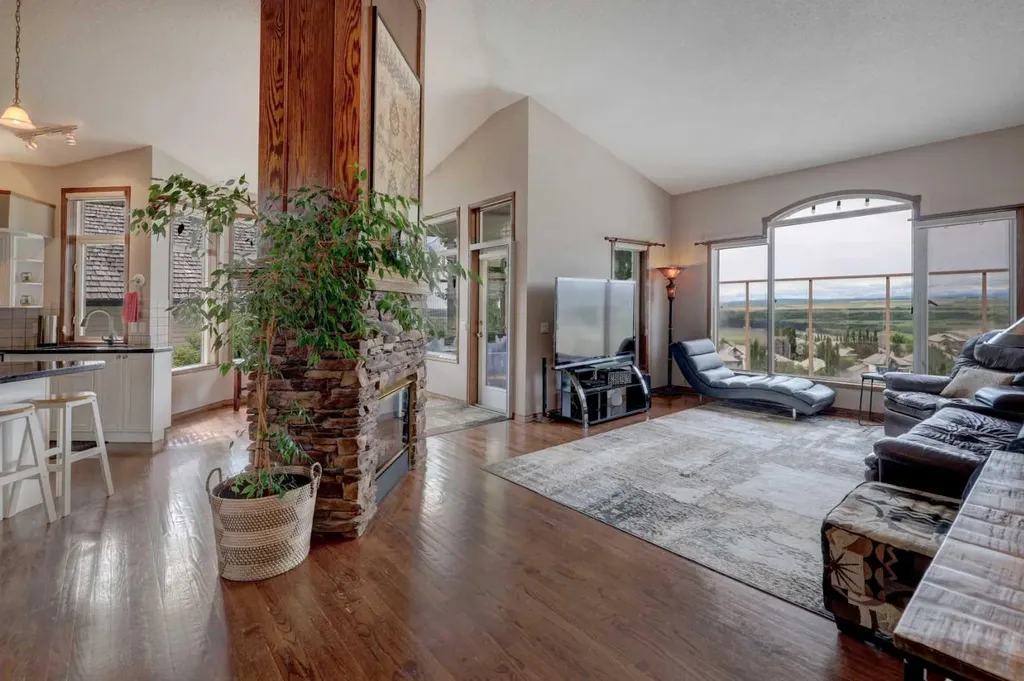 321 Gleneagles View Cochrane AB T4C 1P4