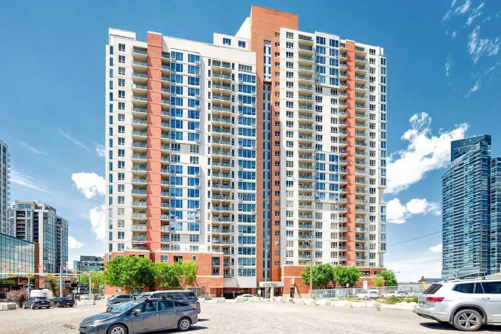 1053 10 Street SW Calgary AB T2R 1S6