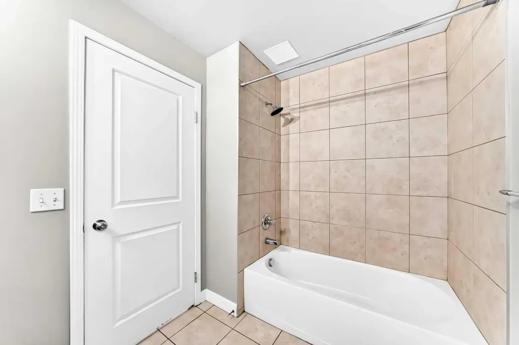1053 10 Street SW Calgary AB T2R 1S6