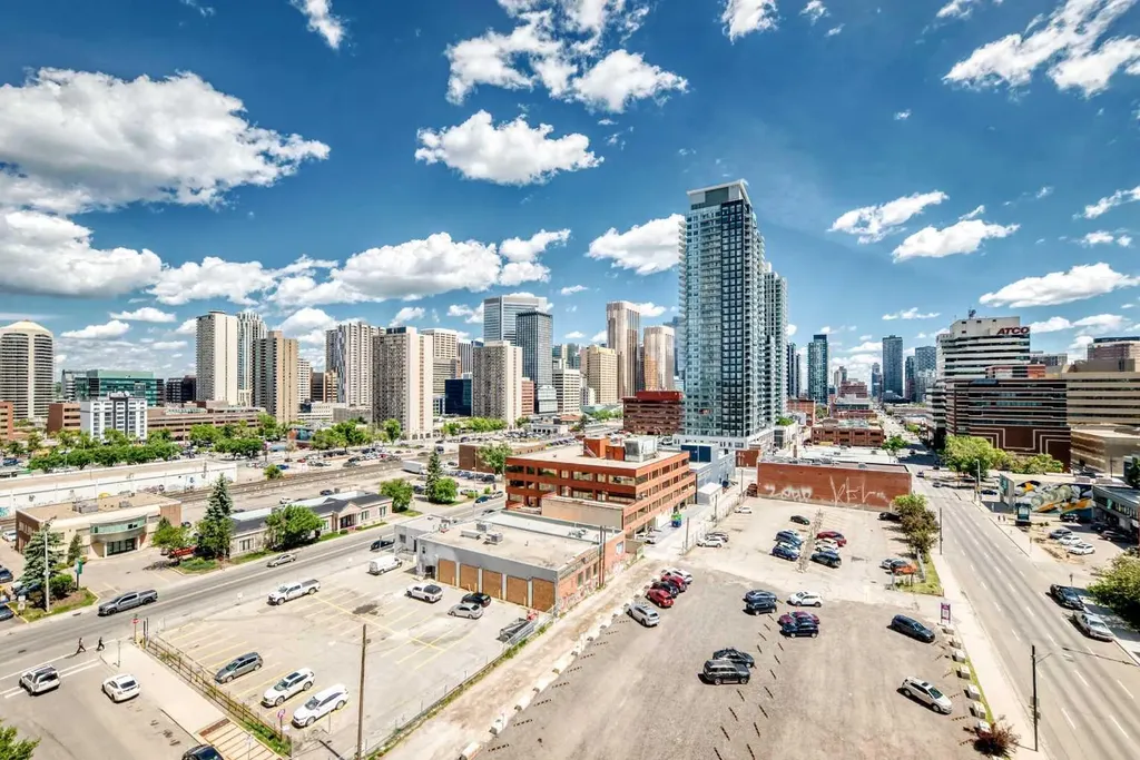 1053 10 Street SW Calgary AB T2R 1S6