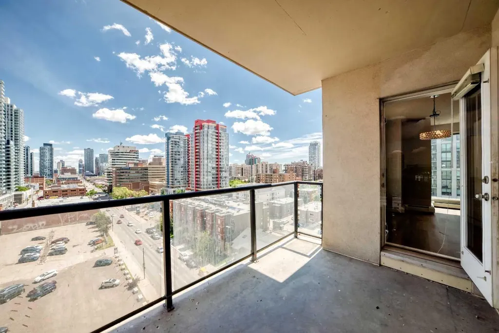 1053 10 Street SW Calgary AB T2R 1S6