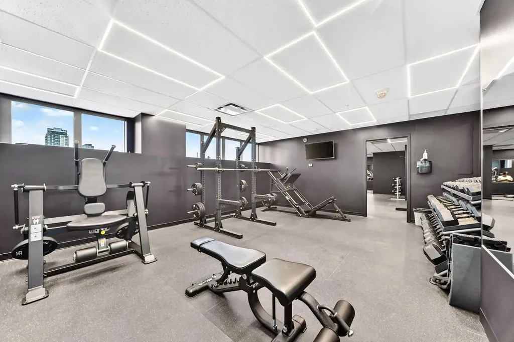 1053 10 Street SW Calgary AB T2R 1S6