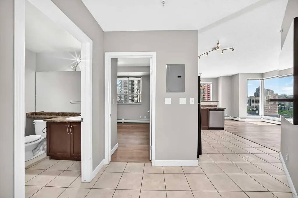 1053 10 Street SW Calgary AB T2R 1S6