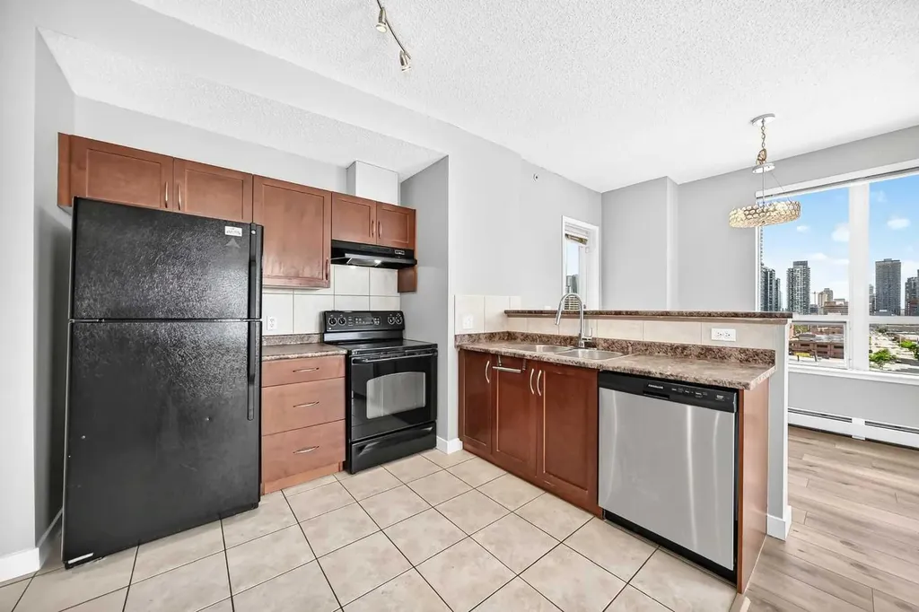 1053 10 Street SW Calgary AB T2R 1S6