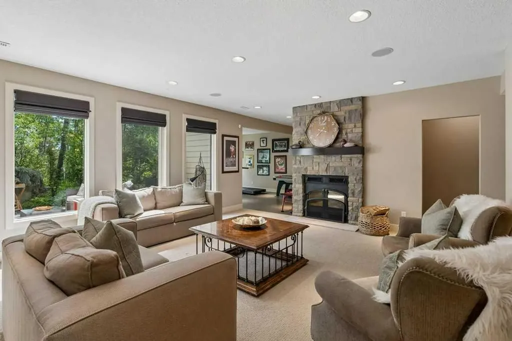 55 Wentwillow Lane SW Calgary AB T3H 5W7