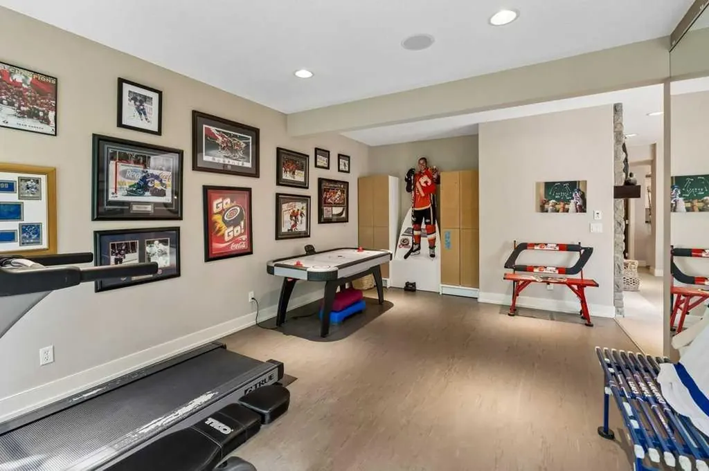 55 Wentwillow Lane SW Calgary AB T3H 5W7