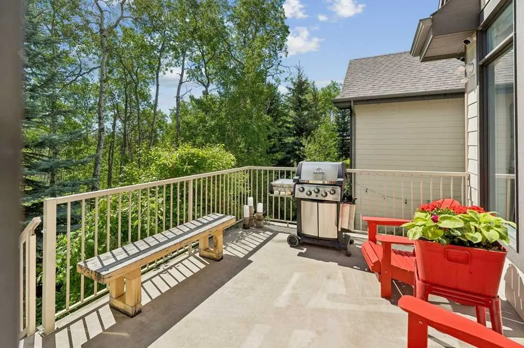 55 Wentwillow Lane SW Calgary AB T3H 5W7
