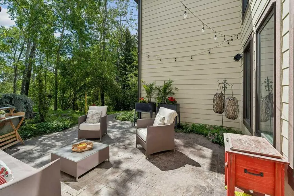 55 Wentwillow Lane SW Calgary AB T3H 5W7