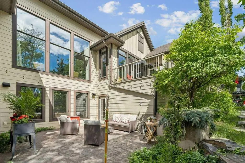 55 Wentwillow Lane SW Calgary AB T3H 5W7