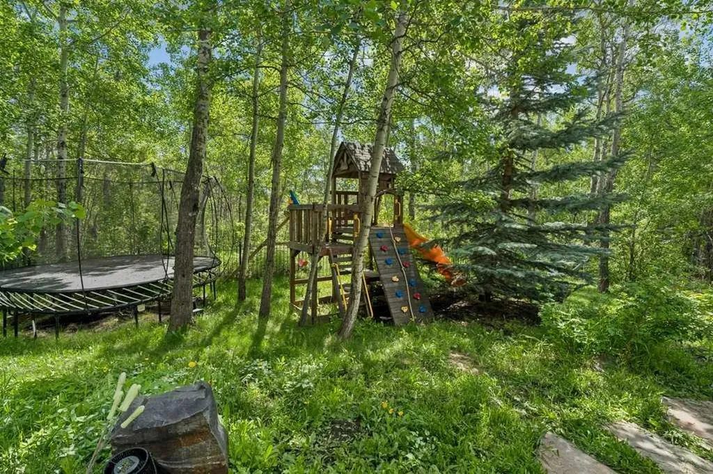 55 Wentwillow Lane SW Calgary AB T3H 5W7
