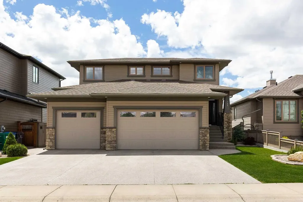 788 Canyonview Close W Lethbridge AB T1K5R9
