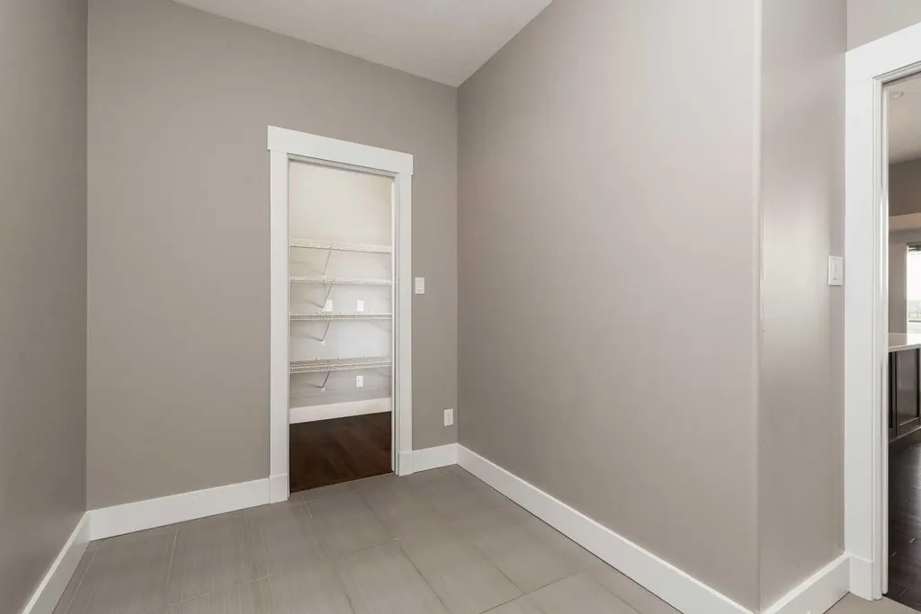 788 Canyonview Close W Lethbridge AB T1K5R9