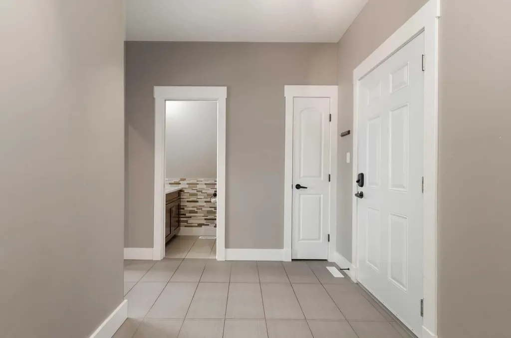 788 Canyonview Close W Lethbridge AB T1K5R9