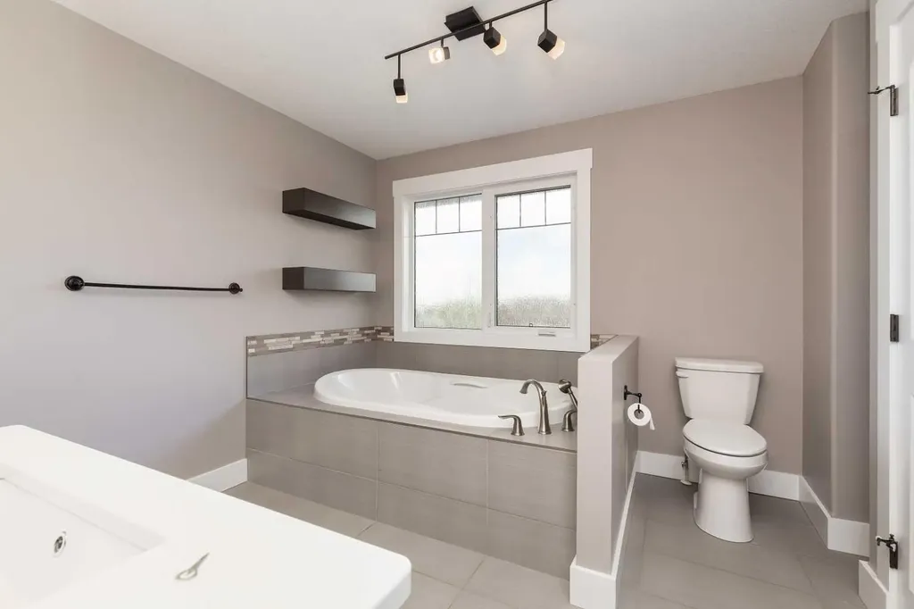 788 Canyonview Close W Lethbridge AB T1K5R9