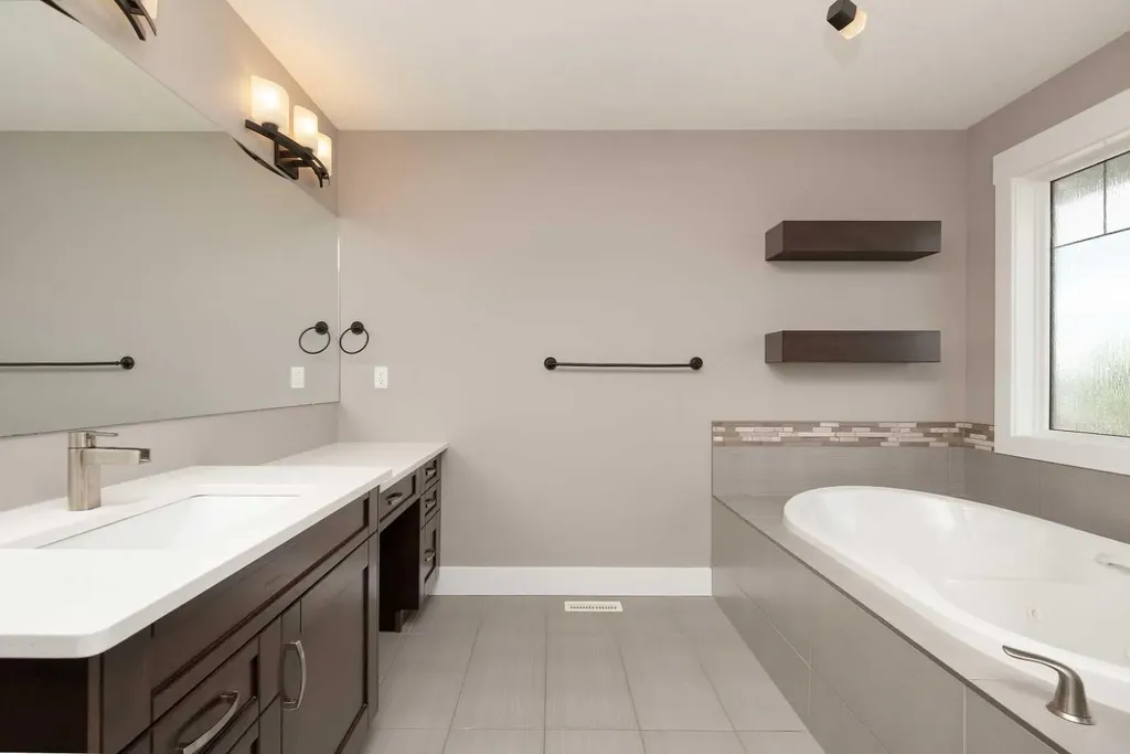 788 Canyonview Close W Lethbridge AB T1K5R9