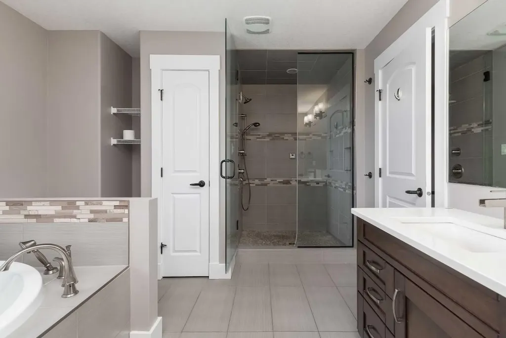 788 Canyonview Close W Lethbridge AB T1K5R9