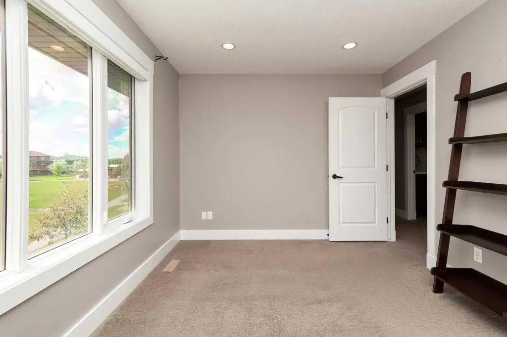 788 Canyonview Close W Lethbridge AB T1K5R9