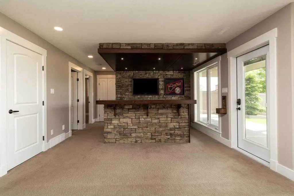 788 Canyonview Close W Lethbridge AB T1K5R9