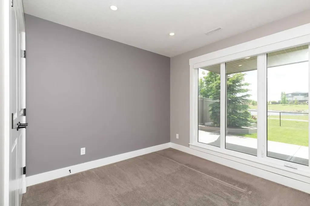 788 Canyonview Close W Lethbridge AB T1K5R9