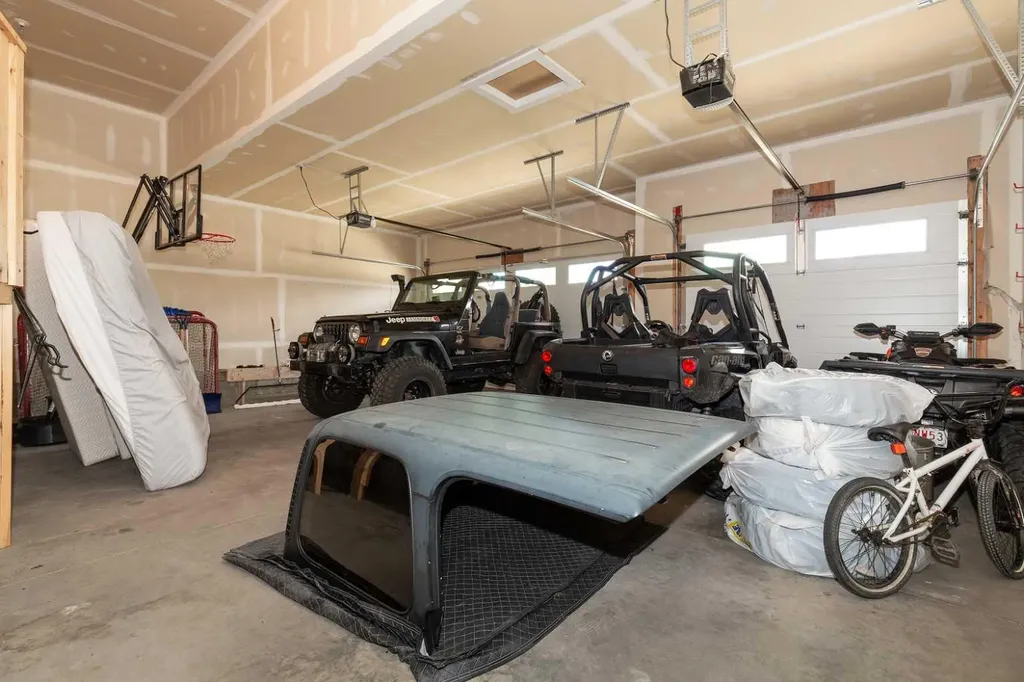 788 Canyonview Close W Lethbridge AB T1K5R9