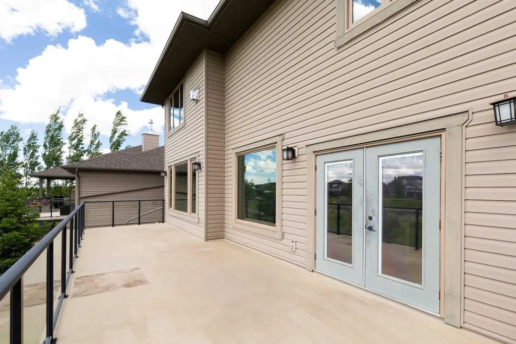 788 Canyonview Close W Lethbridge AB T1K5R9