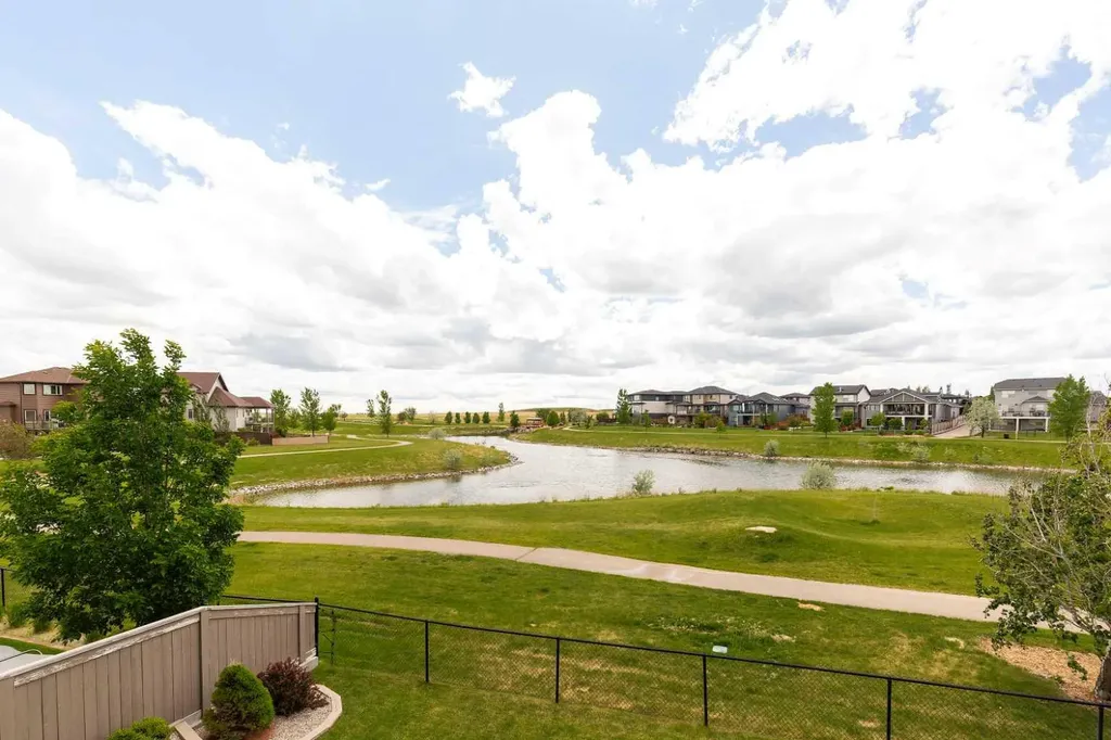 788 Canyonview Close W Lethbridge AB T1K5R9