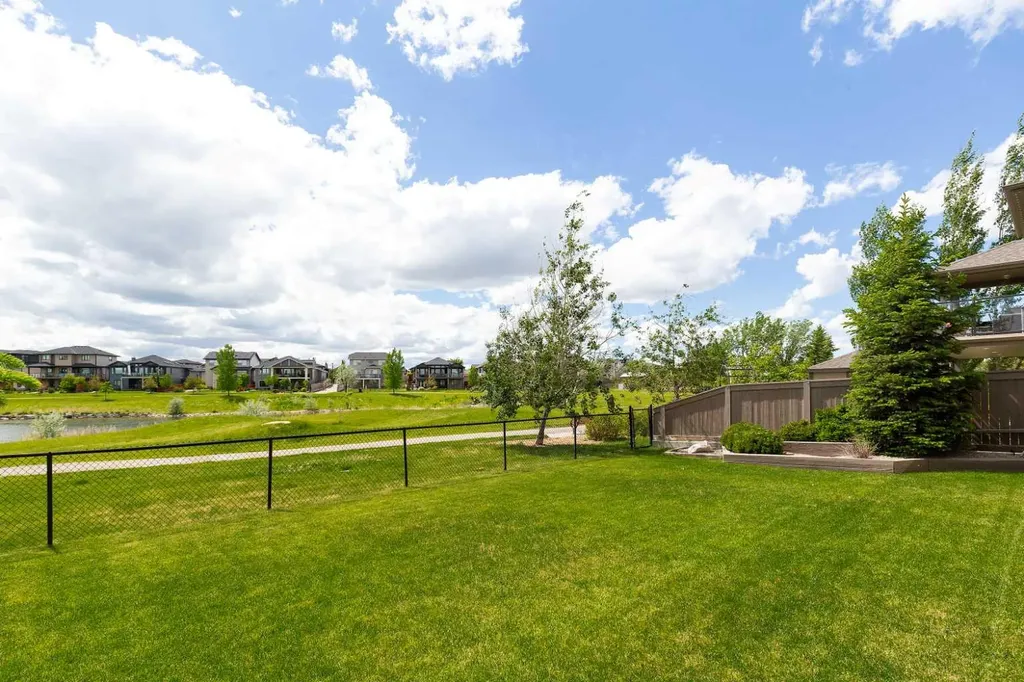 788 Canyonview Close W Lethbridge AB T1K5R9