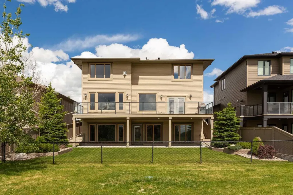 788 Canyonview Close W Lethbridge AB T1K5R9