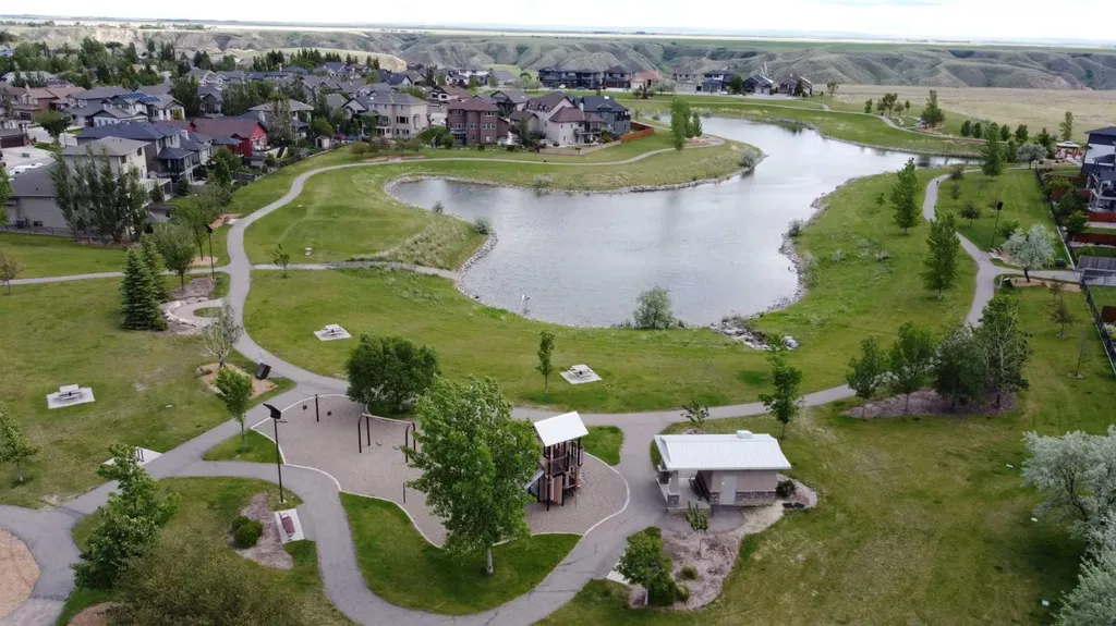 788 Canyonview Close W Lethbridge AB T1K5R9