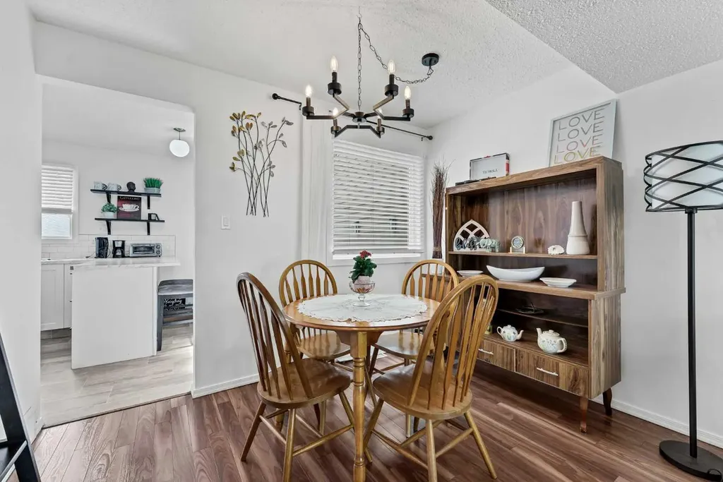 65 South Ridge Crescent SW Medicine Hat AB T1B 2P2