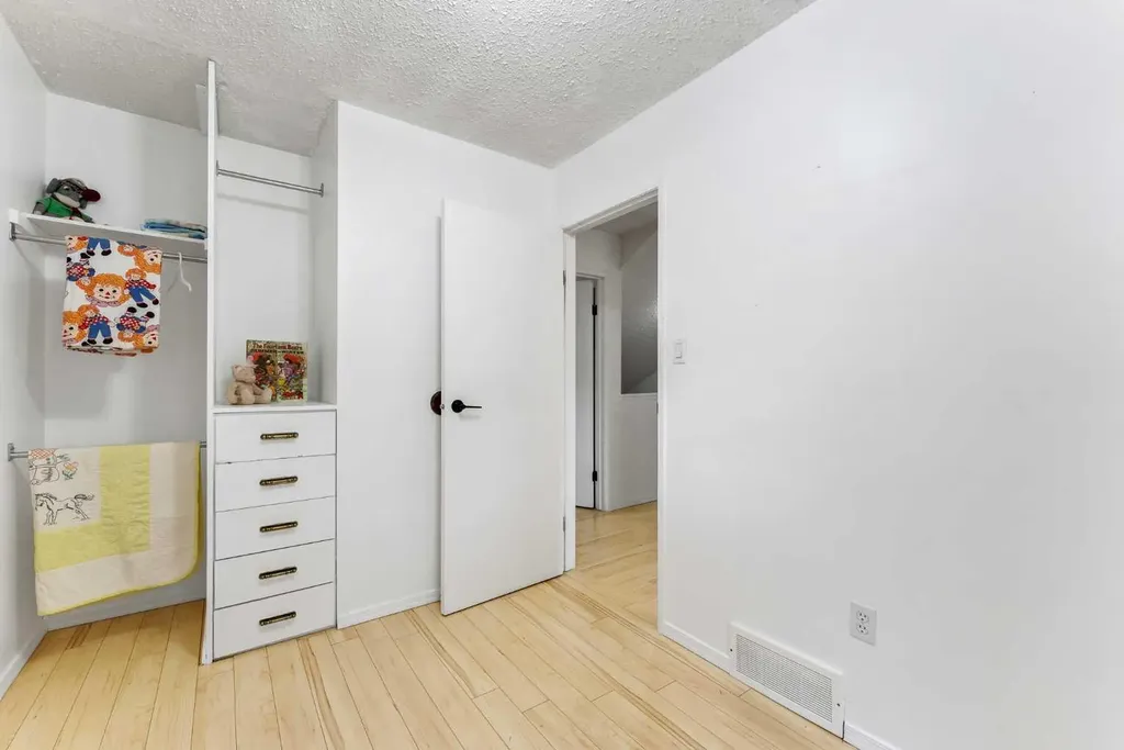 65 South Ridge Crescent SW Medicine Hat AB T1B 2P2