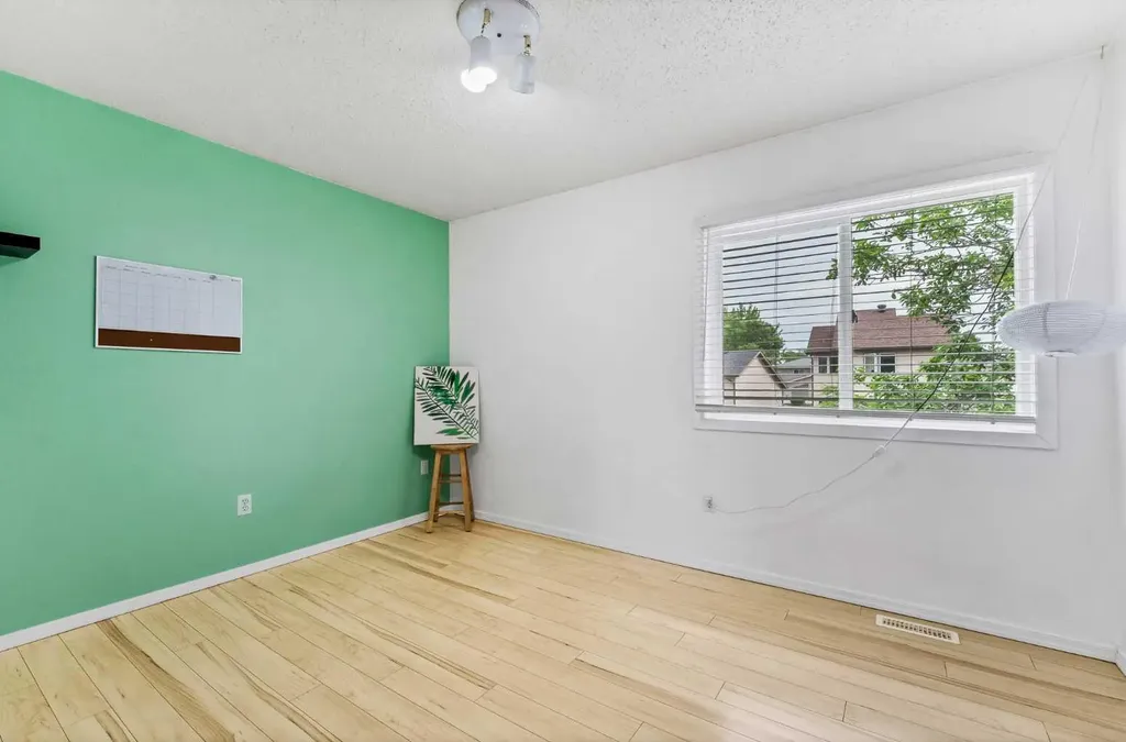65 South Ridge Crescent SW Medicine Hat AB T1B 2P2