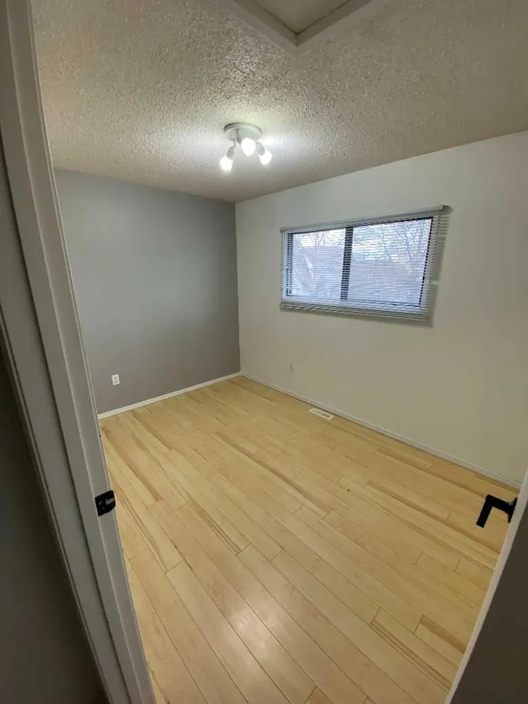 65 South Ridge Crescent SW Medicine Hat AB T1B 2P2