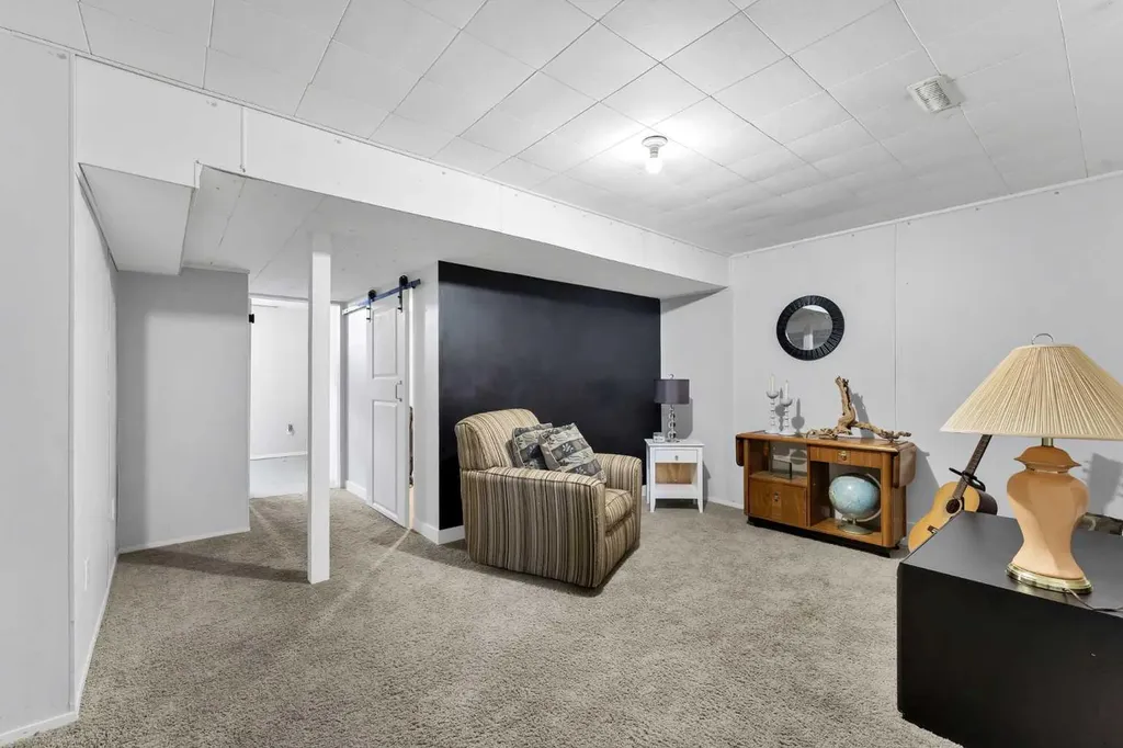 65 South Ridge Crescent SW Medicine Hat AB T1B 2P2