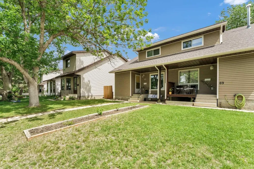65 South Ridge Crescent SW Medicine Hat AB T1B 2P2