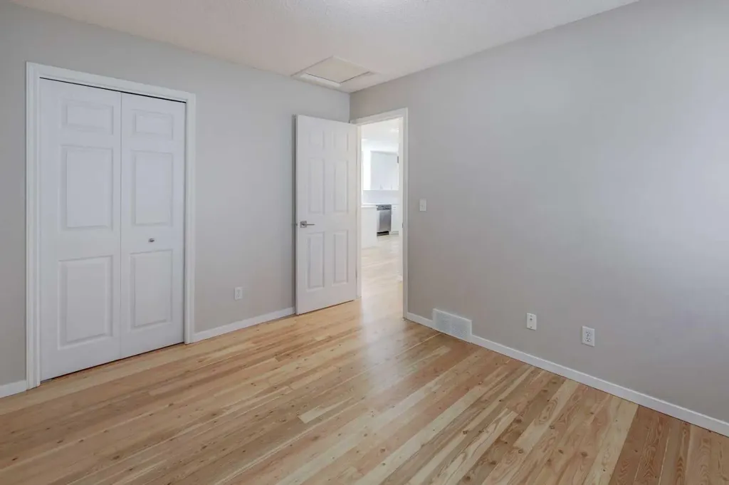 7 Canoe Close Airdrie AB T4B 2N3