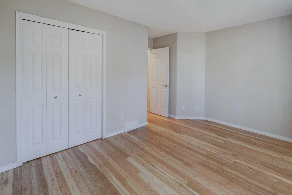 7 Canoe Close Airdrie AB T4B 2N3