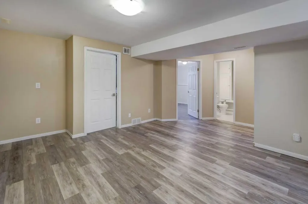 7 Canoe Close Airdrie AB T4B 2N3