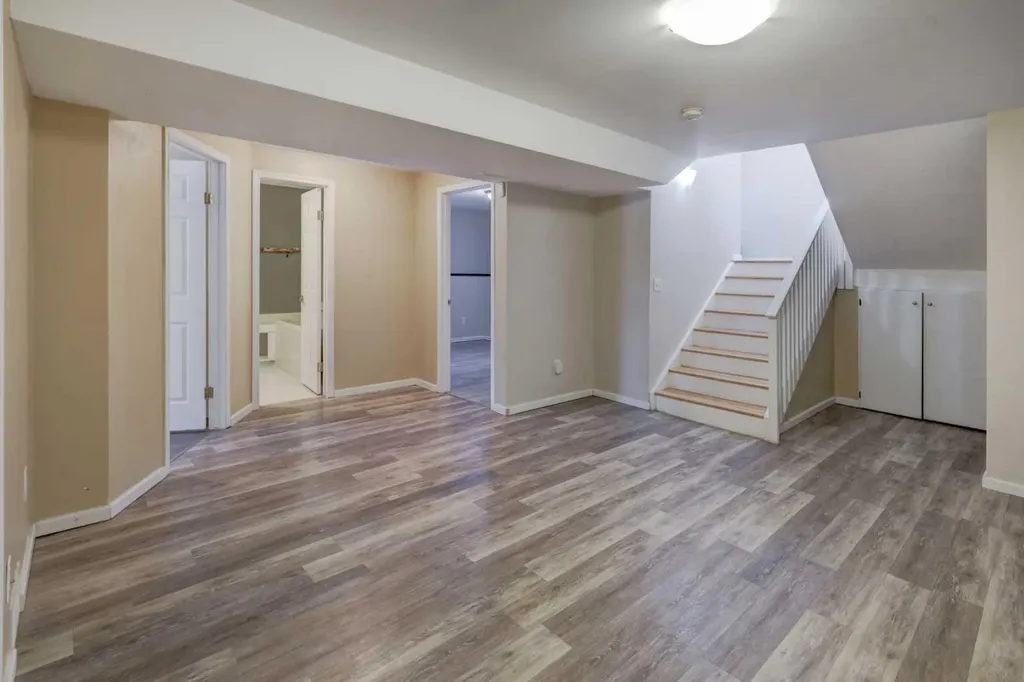 7 Canoe Close Airdrie AB T4B 2N3