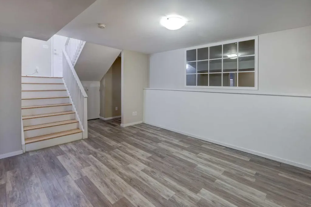 7 Canoe Close Airdrie AB T4B 2N3