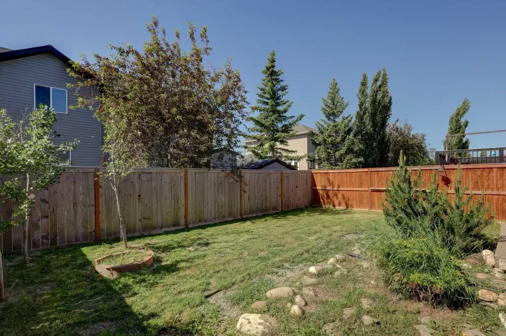 7 Canoe Close Airdrie AB T4B 2N3