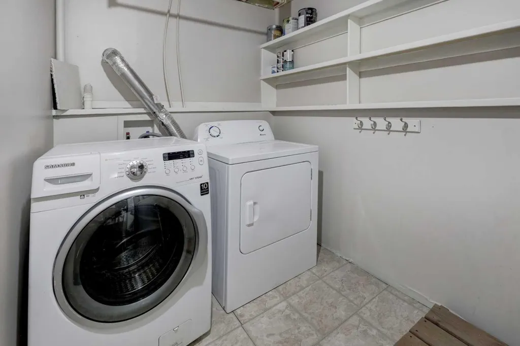 7 Canoe Close Airdrie AB T4B 2N3